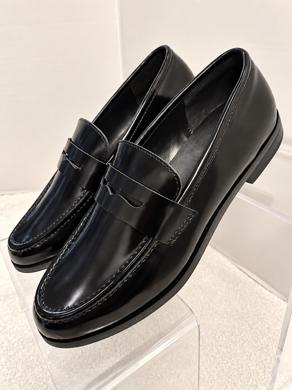 🖤 Banana Republic Black Leather Penny Loafers – Size 6 – NWT